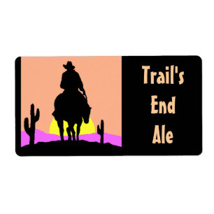 Trail pone etiquetas de cosecha casera en casa