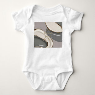 Traje para el bebé jersey en un gráfico elegante