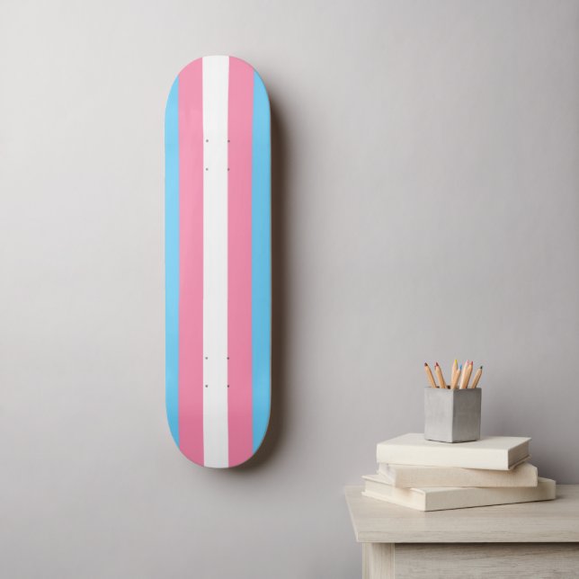 Trans flag on skateboard (Arte de la pared)