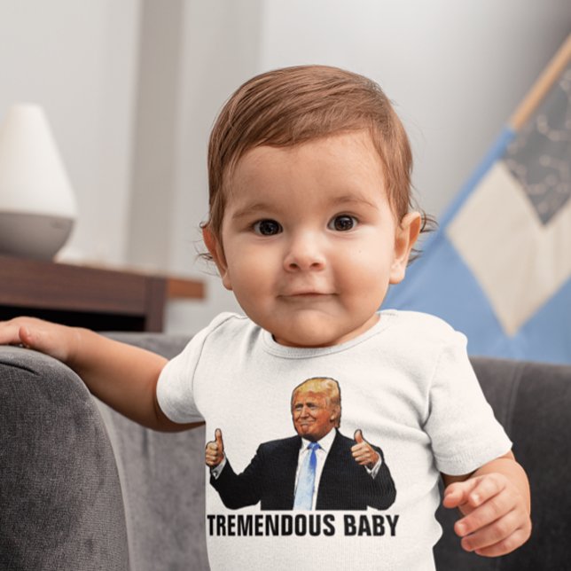 TREMENDO BEBÉ TRUMP T-SHIRTS JERSEY BODYSUIT (Subido por el creador)