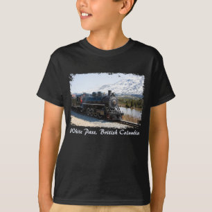 Tren de paso blanco en la camiseta de un niño de n