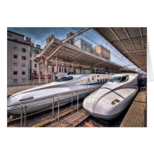 Trenes japoneses de bala en la estación de Tokio