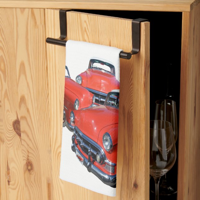 Tres coches rojos clásicos, toalla de baño (Pliegue de tercios)