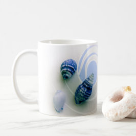 Tres conchas azules de mar tazas de café