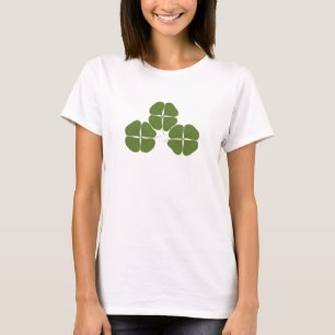 Tres Shamrock verde oscuro, sobre camisetas