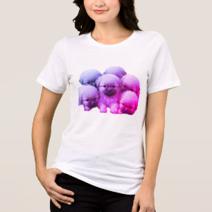 Triblenda Cachorros Morados en una camiseta negra de manga c