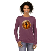 Camiseta Ella Camina a Través del Fuego