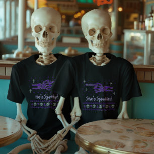 Triblenda "¡Él es espeluznante!" Camiseta de Halloween para