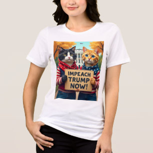 Triblenda Encadenar a Trump ahora dos gatos con una camiseta