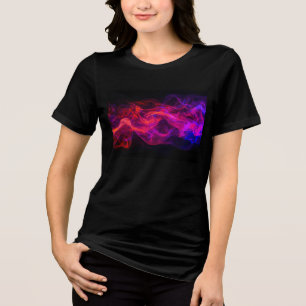 Triblenda Llamas rojas y azules en una camiseta negra de man