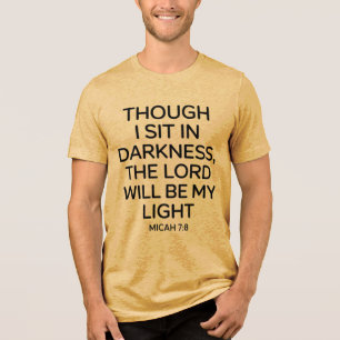 Triblenda Micah 7:8 Camiseta Cristiana