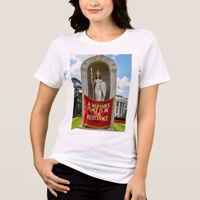 Triblenda Un lugar de mujer está en la camiseta de la resist (Anverso)