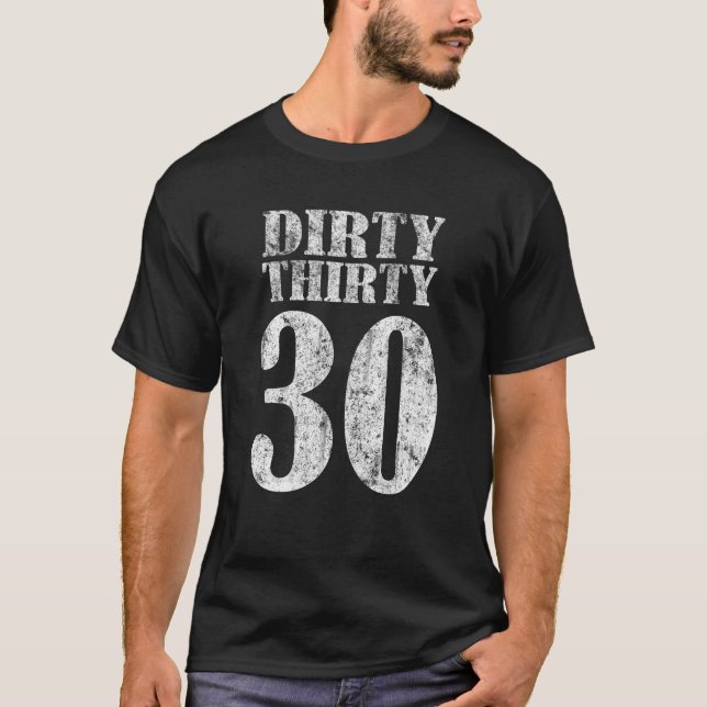 Trigésima camisa apenada del cumpleaños treinta (Anverso)