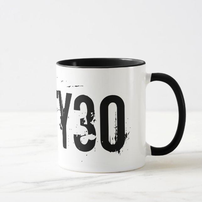 Trigésima taza del cumpleaños treinta sucios (Derecha)