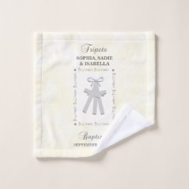 Triplets bautizados con cruces amarillas 3 persona