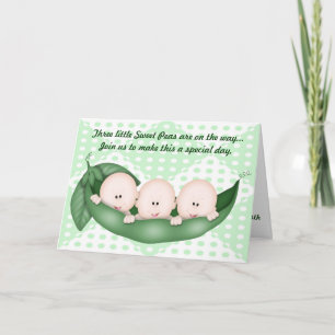 Triplets Green Baby Shower Pea en una invitación d