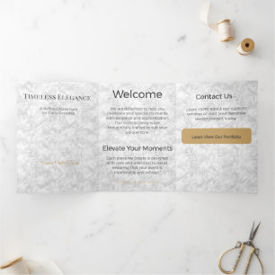 Tríptica Diseño Neutral Elegante Minimalista Tarjeta Trifol