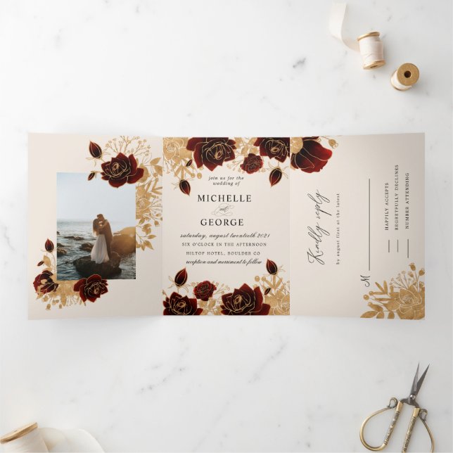 Tríptica Invitación a la boda tripartita de Rosas acuarelas (Interior)