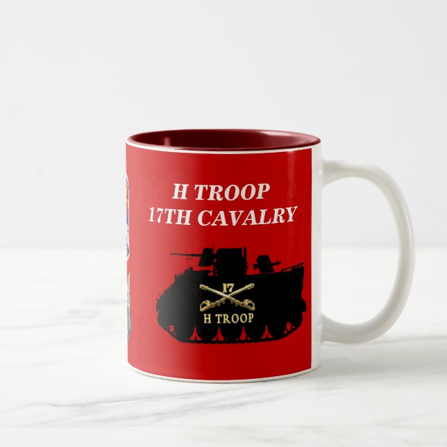 Tropa de H, 17ma taza de la pista de la caballería (Derecha)