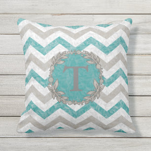 Trullo y almohada con monograma beige del galón