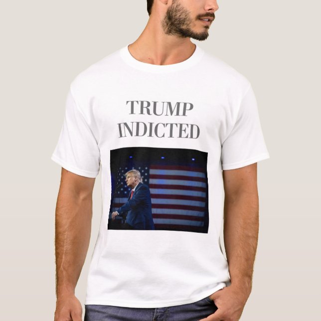 Trump acusado de camiseta (Anverso)