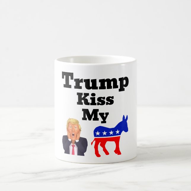 Trump besa mi taza de café (Centro)
