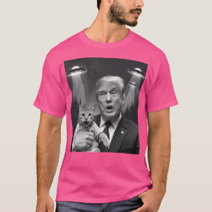 Trump con una camiseta meme de Ufo Cat - Alienígen