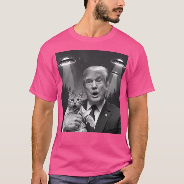 Trump con una camiseta meme de Ufo Cat - Alienígen (Anverso)