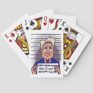 Trump Felonies jugando cartas