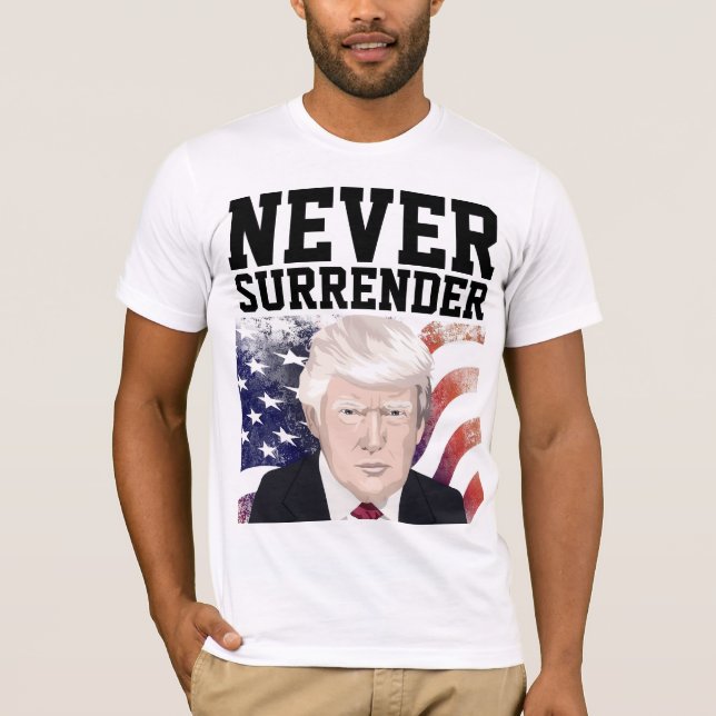 TRUMP NUNCA SURRENDER CAMISETAS DULCES (Anverso)