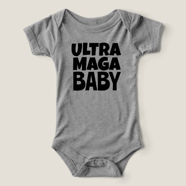 TRUMP ULTRA MAGA BEBÉ JUMPSUIT ONE PEICE (Diseño delantero )