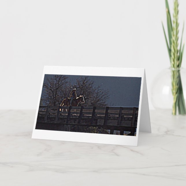 "TU DÍA ESPECIAL" HOMBRE CON TARJETA DE CUMPLEAÑOS (Anverso)