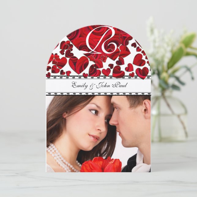 Tu foto Rosas del corazón rojo invitación a la bod (Anverso de pie)
