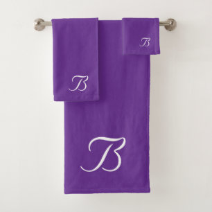Tu juego de toallas de baño Monograma B Purple Pas
