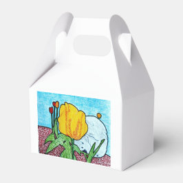 Tulipán en la caja de favoritos de papel de jardín