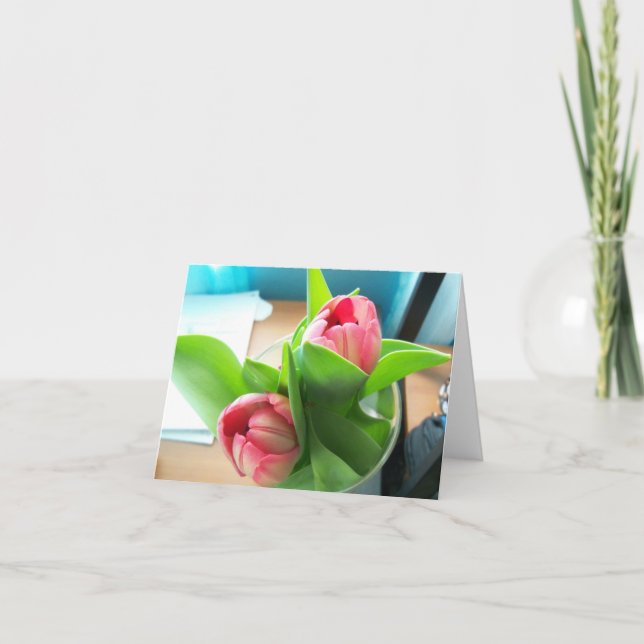 Tulipanes de escritorio rosado en una tarjeta de n (Anverso)