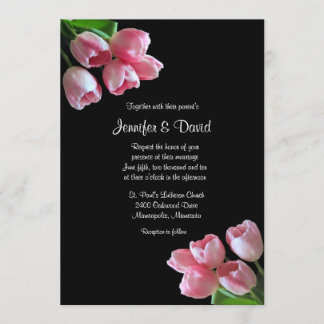 Tulipanes de la primavera que casan la invitación