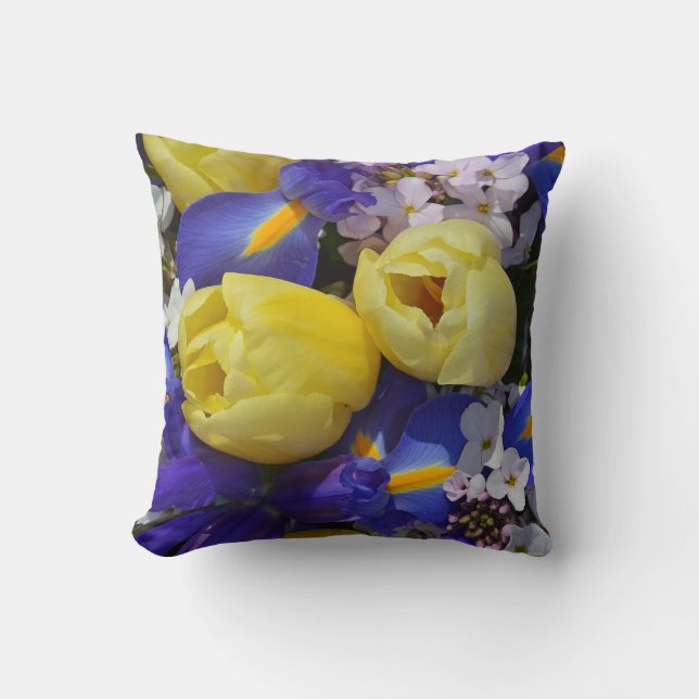 Tulipanes de primavera e iritos arrojan almohada (Anverso)