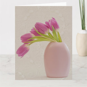 Tulipanes rosados y tarjeta de saludo de encaje
