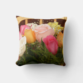 Tulipanes y almohada de los rosas