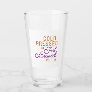 Tumbler de vidrio frío a presión y recién hecho