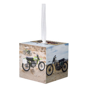 Último ornamento del navidad de la motocicleta de