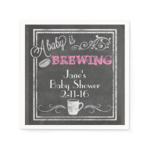 Un bebé está preparando la servilleta (Chica)