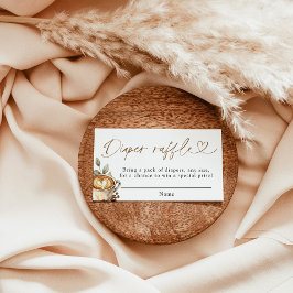 Un bebé está preparando una tarjeta de pañales par