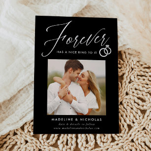 Un Bonito Anillo A La Invitación De Compromiso Neg