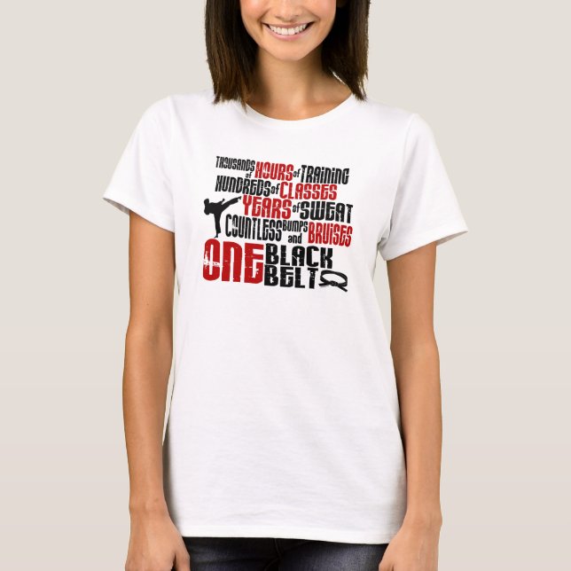 UN Cinturón Negro 2 CAMISETAS DE KARATE Y APAREJA (Anverso)