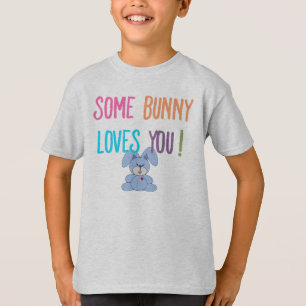 Un conejo te ama a los niños con camiseta