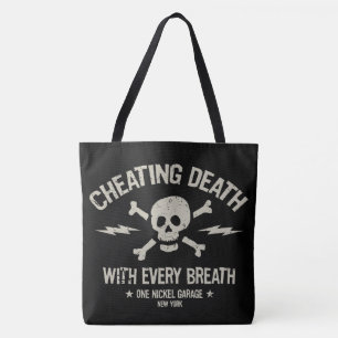 Un garaje de níquel / Bolsa de playa de la muerte 