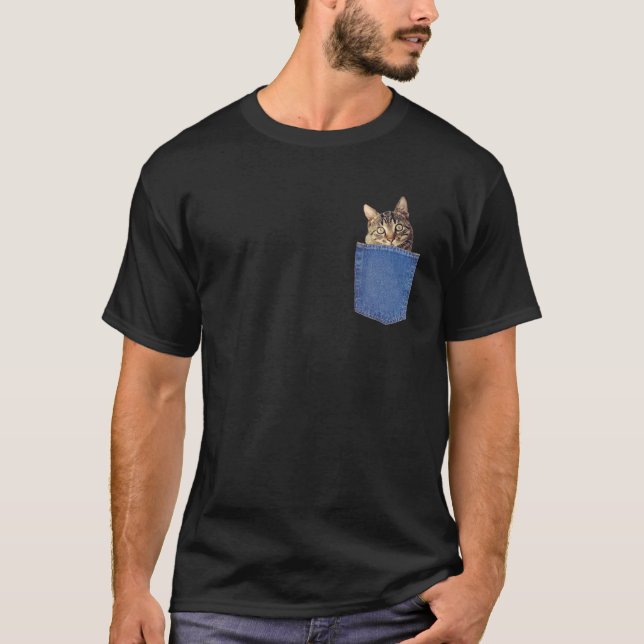 Un Gato Corto Buscando En La Camiseta De Pocket T (Anverso)