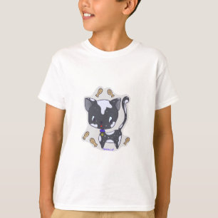 Un gato negro de Kawaii con camiseta de un chico d